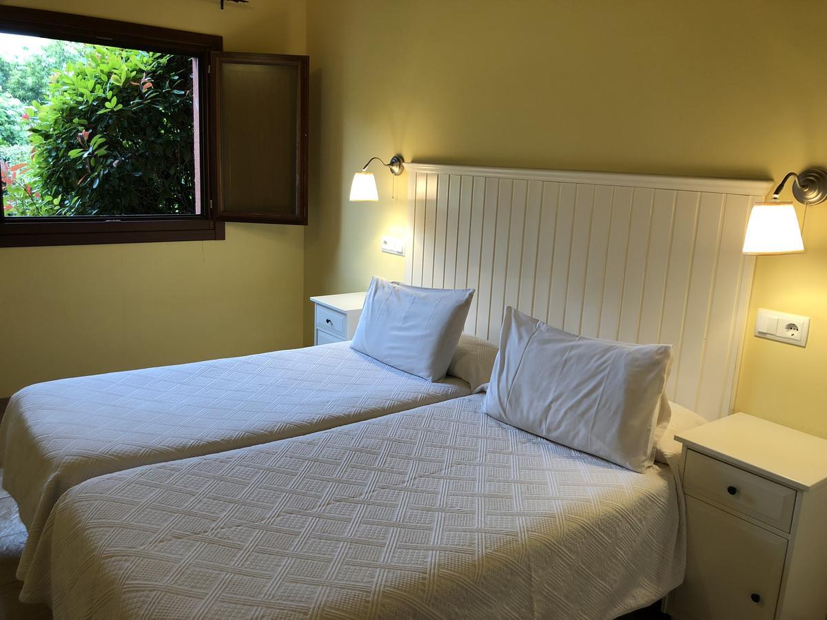Apartamentos El Guindal Tapia De Casariego Bagian luar foto